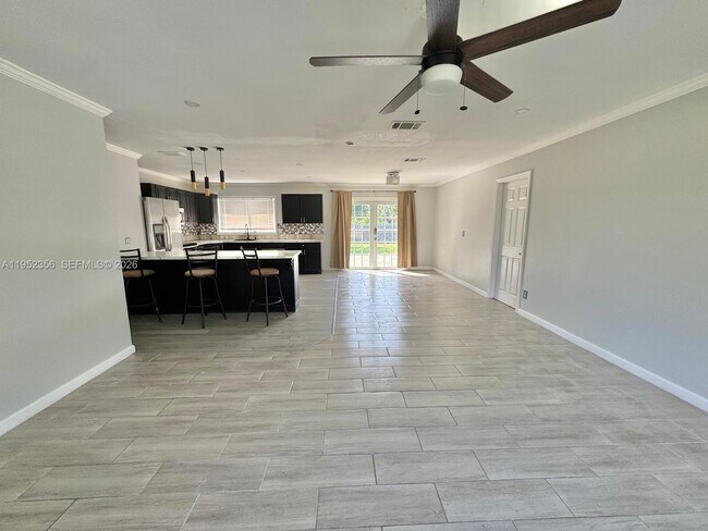 Building Photo - 1822 SE Oxmoor Ct