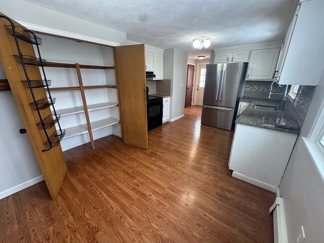 Building Photo - 108 Trimount Ave