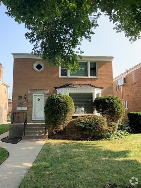 Building Photo - 6047 N Sauganash Ave