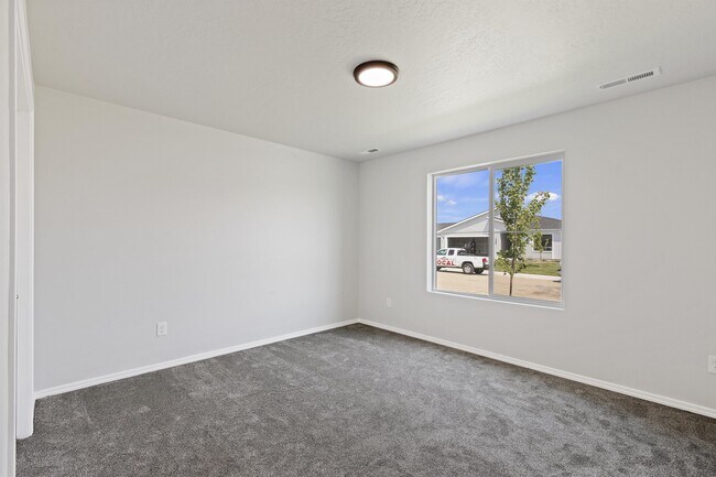 Building Photo - 12383 Genevieve St