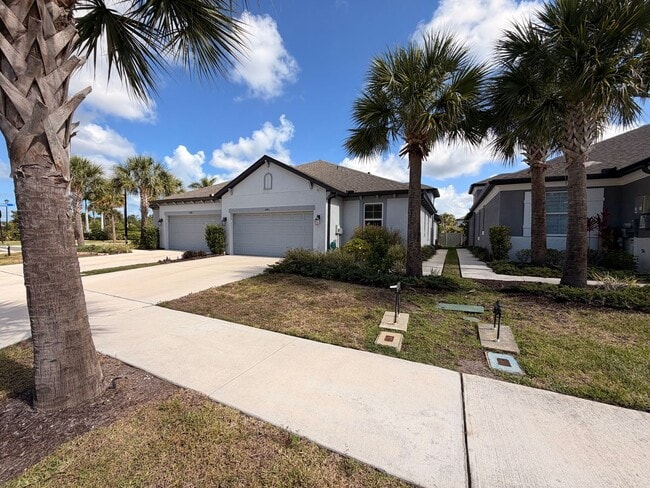 Building Photo - 6001 Fiore Dr