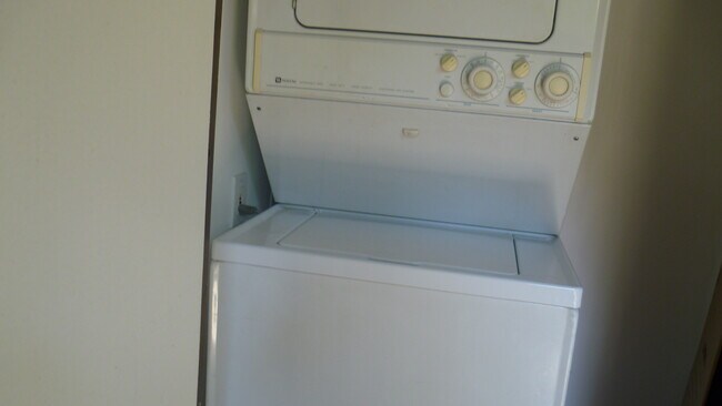 Building Photo - 18350 Hatteras St