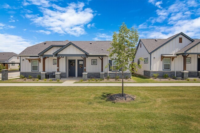 Building Photo - 7205 Borland Dr