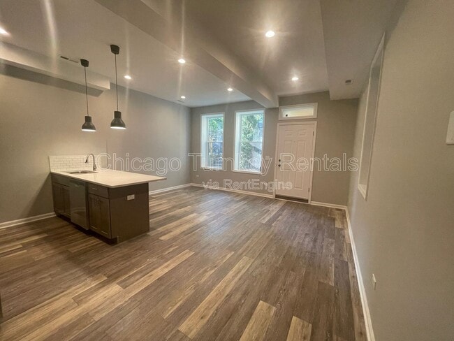 Building Photo - 2624 W 24th St