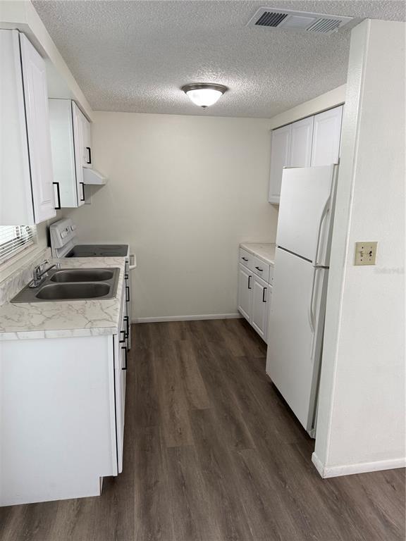 Building Photo - 5320 S Lockwood Ridge Rd