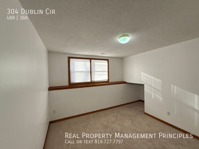 Building Photo - 304 Dublin Cir