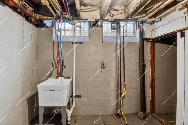 Building Photo - Fully Renovated 3-Bedroom Home in Northwest Detroit