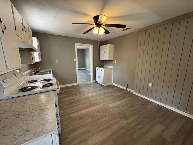 Building Photo - 2853 Josephine St