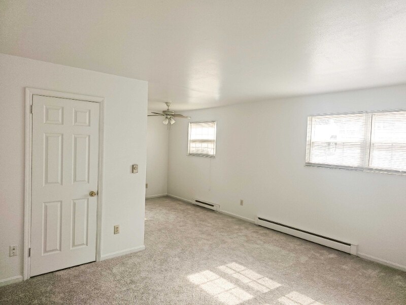 Building Photo - 5856 Highview Dr