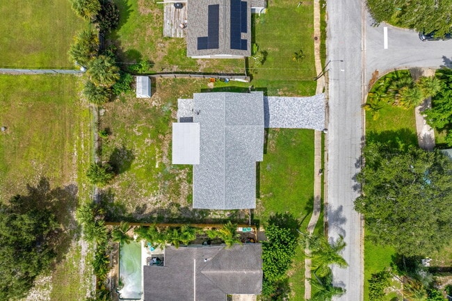 Building Photo - 406 Laurel St