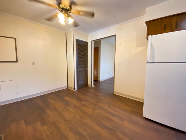 Building Photo - 3 Bedroom Home in Merrillville, IN