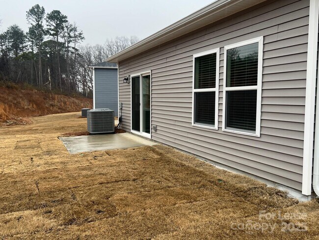 Building Photo - 1233 30th St Ln NE