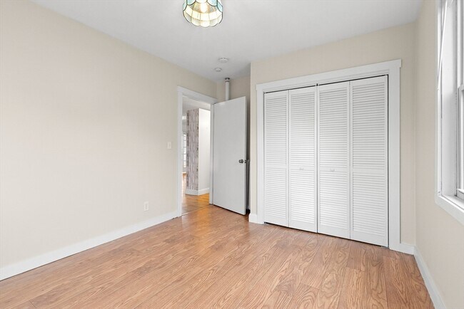 Building Photo - 147 Nahant Rd