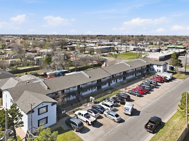 Building Photo - Convenient Location 1 bed 1 bath apartment - HVAC