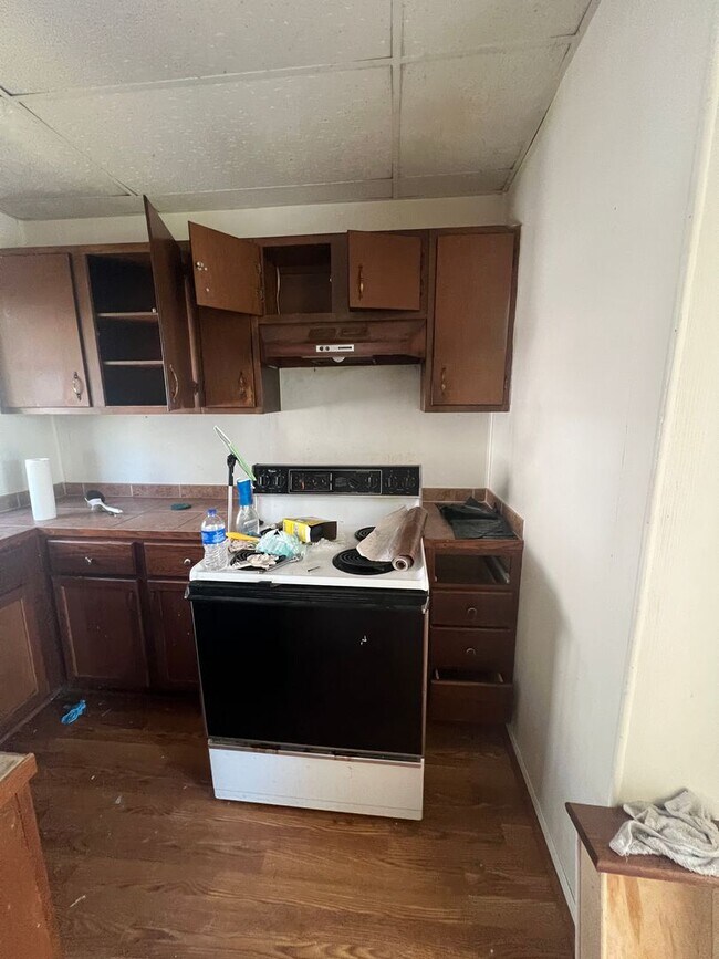 Building Photo - Click the “Apply Now” button or email wapmrentals@gmail.com for a prompt response.