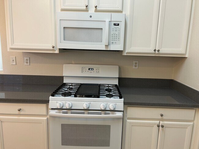 Building Photo - Beautifully Remodeled North Las Vegas Home
