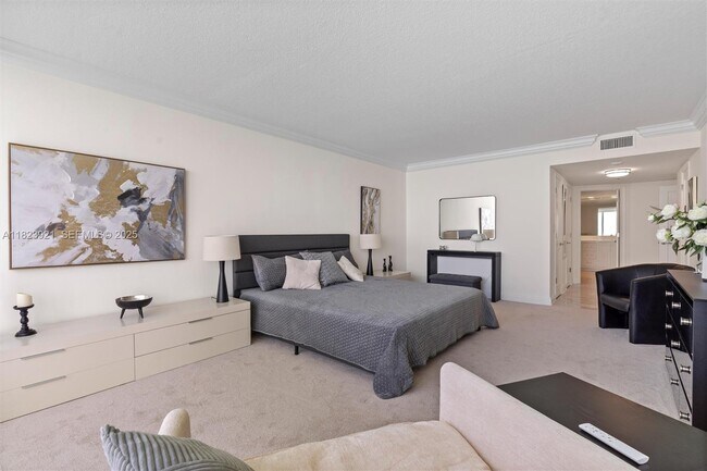 Building Photo - 2200 S Ocean Ln