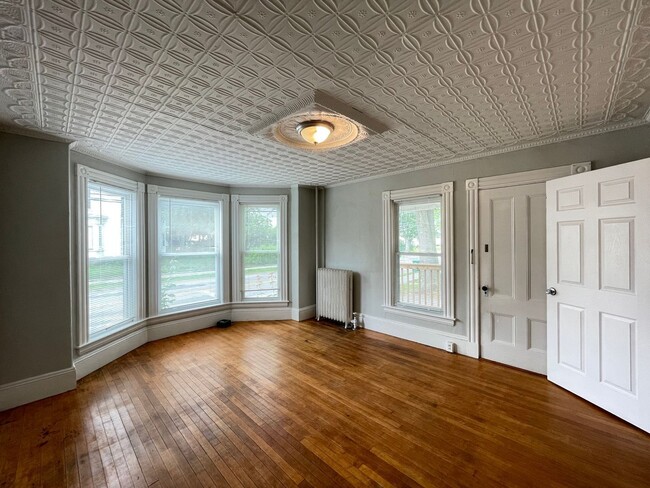 Building Photo - 350 Portland St