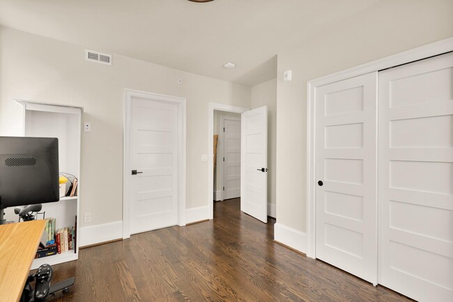 Building Photo - 1305 30th St NW