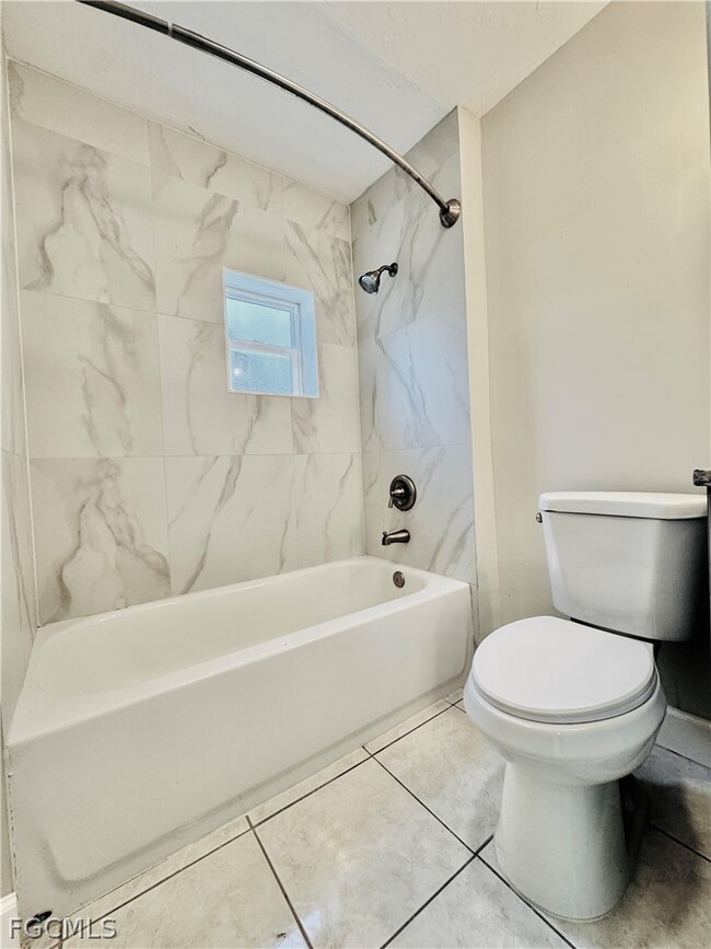 Building Photo - 5015 Lee Blvd