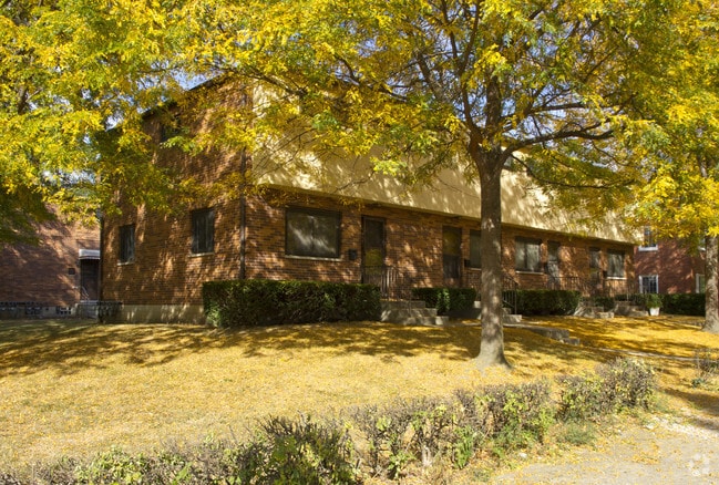 Building Photo - 2465-2479 Medary Ave
