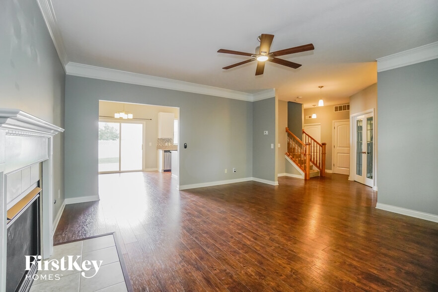 Building Photo - 5965 Mealla Rd