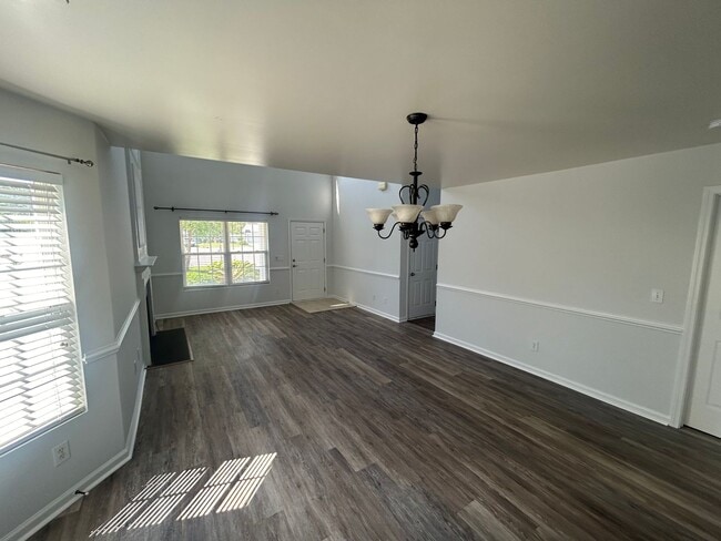 Building Photo - Great 4-Bedroom, 2.5-Bath