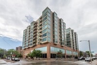 Building Photo - Luxury Top-Floor Condo for Rent