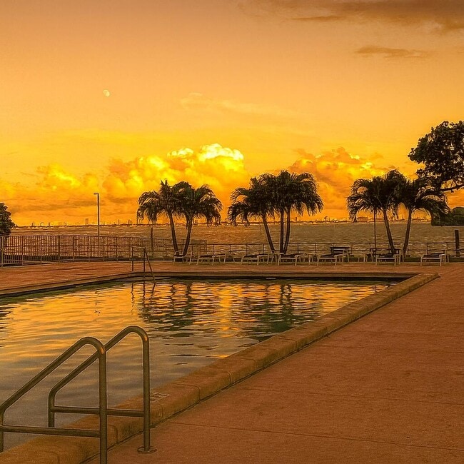 Building Photo - 880 NE 69th St