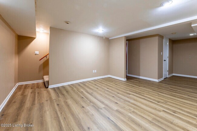 Building Photo - 505 Oxford Pl