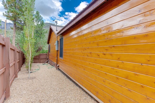 Building Photo - Peaceful Mountain Retreat with Stunning Views in Mount Charleston!