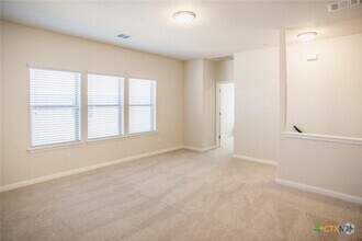 Building Photo - 145 Pincea Pl