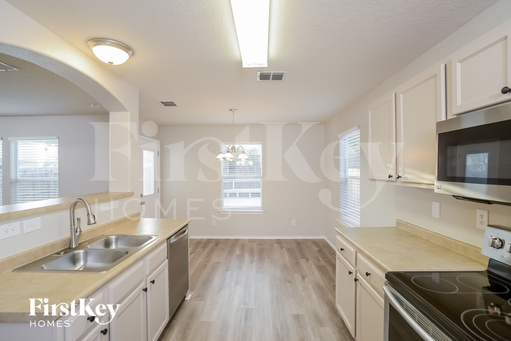 Building Photo - 10119 Roseangel Ln
