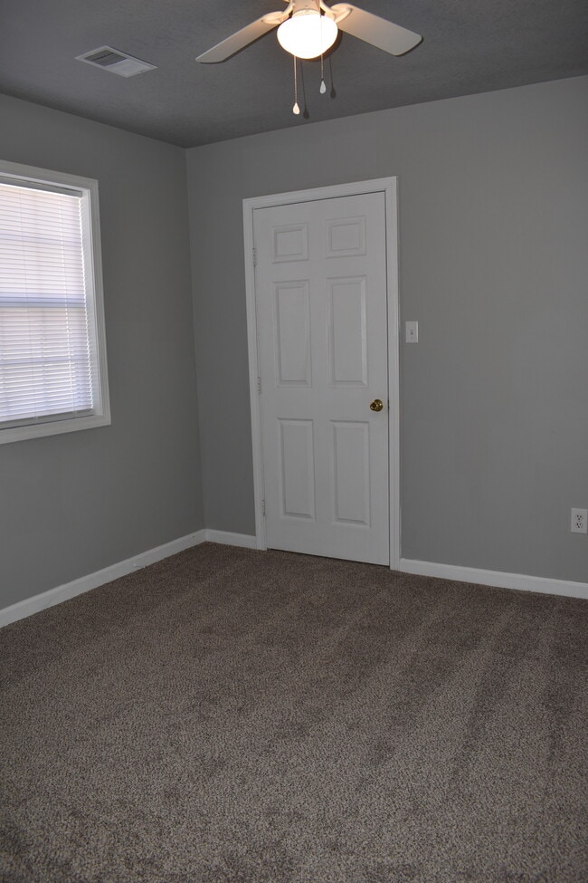 Building Photo - 3608 Shelby Dr