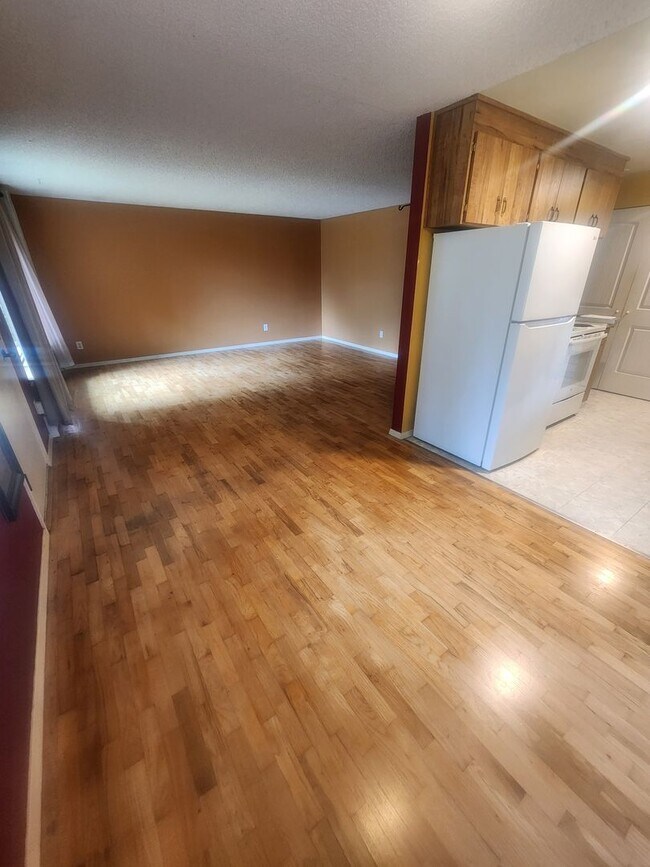 Building Photo - Charming 3 bedroom 1 bathroom home in Bothell!