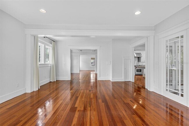 Building Photo - 3003 W Harbor View Ave