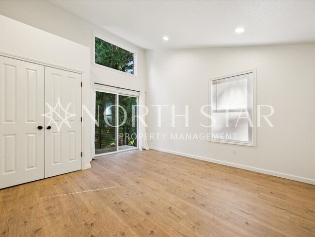 Building Photo - Lake Oswego Home for Lease – Fully Remodeled