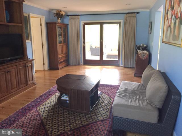 Building Photo - 11125 Hunt Club Dr