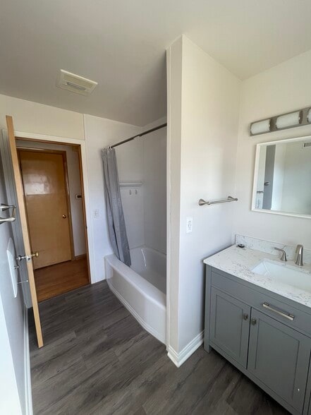 Building Photo - 3957 N 98th St