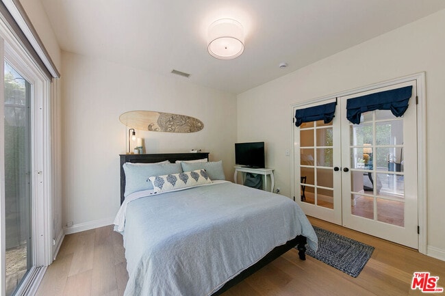 Building Photo - 28905 W Beach Ln