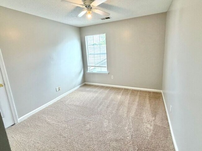 Building Photo - Now Leasing a 3 Bedroom 2.5 Bath Home In Cordova. Available Now.
