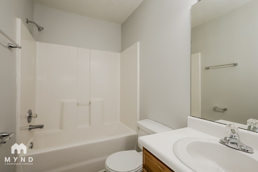Building Photo - 710 Greyson Dr