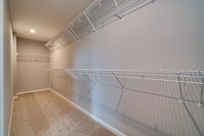 Building Photo - 1744 Ardennes Oak Dr