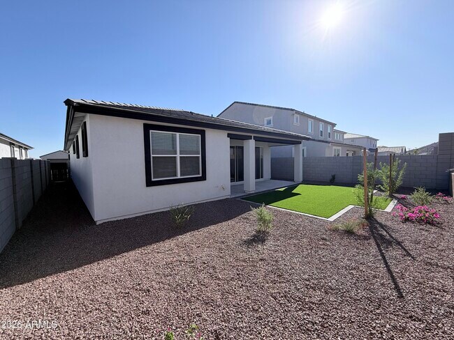 Building Photo - 6972 W Buckhorn Trail