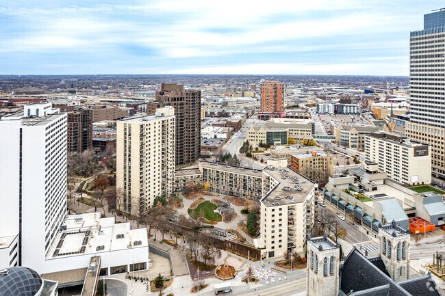 Aerial Photo - 1200 on the Mall