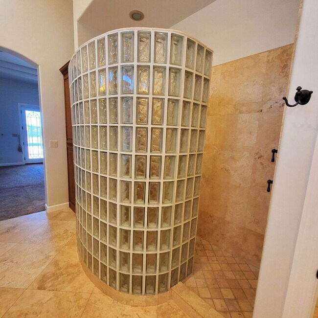 Building Photo - FIRST 2 WEEKS RENT FREE!!! BEAUTIFUL HOME ...