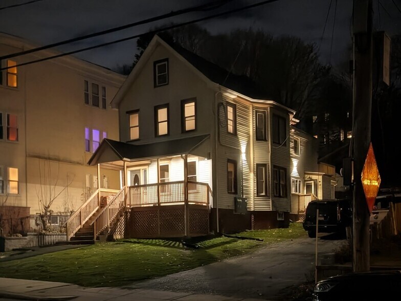 Building Photo - 62 Locust St