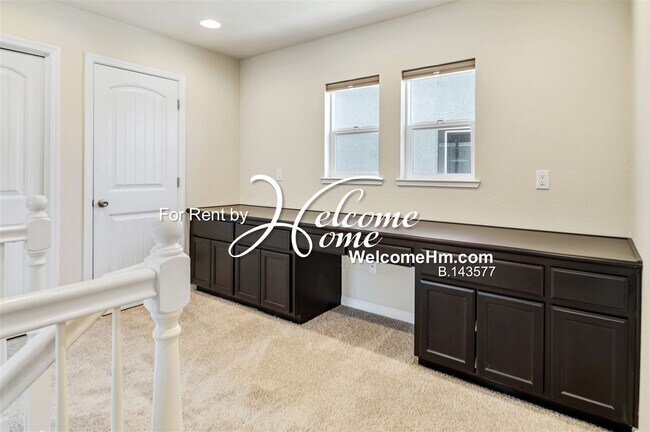 Building Photo - Beautiful Capital Village Home