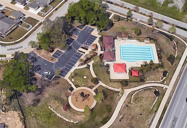 Building Photo - 1701 Logan Dr