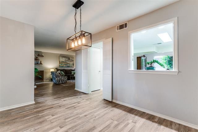 Building Photo - 9625 Highland View Dr